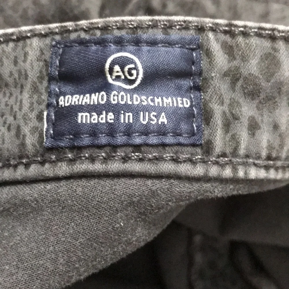 AG ADRIANO GOLDSCHMIED Faded Gray Snakeskin Print Skinny Jeans Size 27R